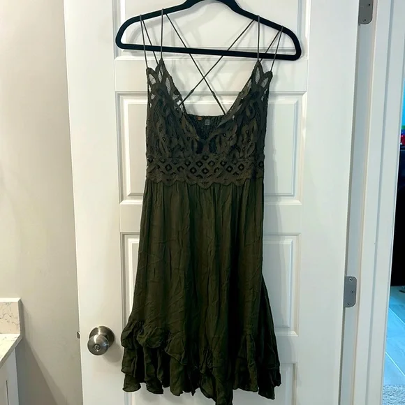 green emerald velvet dress NWT Free People Adella Dress (MEDIUM) main image 0